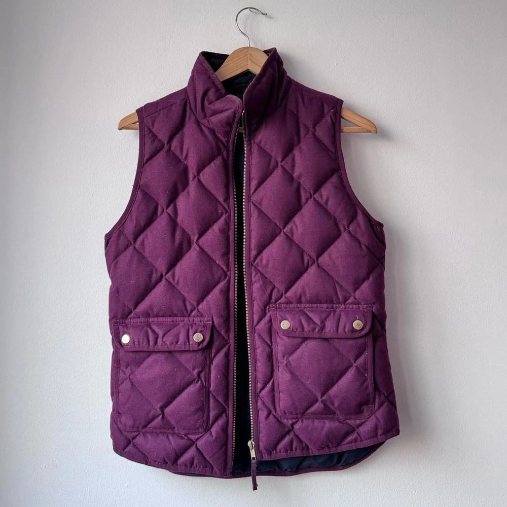 J Crew Quilted Excursion Vest with Gold Hardware and Navy Liner - Picture 1 of 6